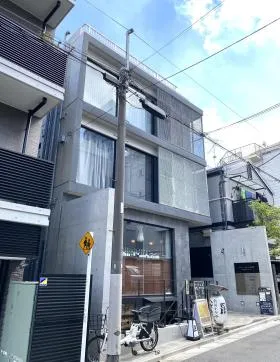 グエル・サカエ北参道ビルの外観