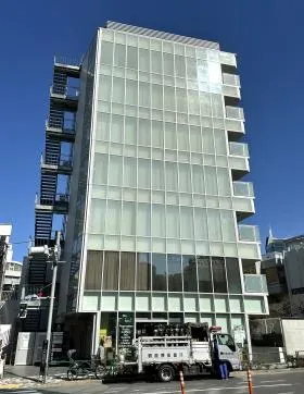 VORT外苑前Ⅲビルの外観