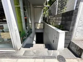 VORT外苑前Ⅲビルの外観