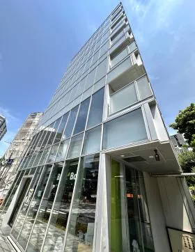 VORT外苑前Ⅲビルの外観