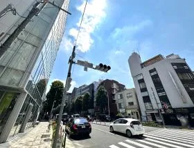 VORT外苑前Ⅲビルの外観