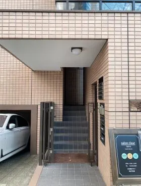 王ビルの外観