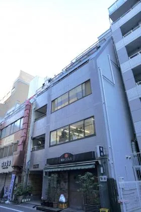 カノウビルの外観