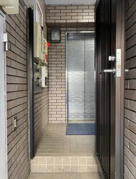 鍋島ビルの外観
