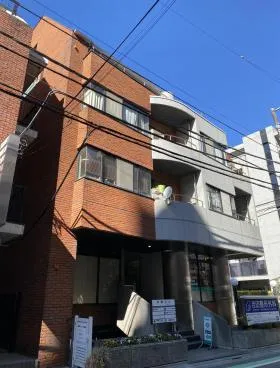 井関ビルの外観