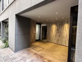 CIRCLES汐留ビルの外観