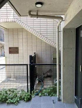 NACビルの外観