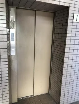 ヤマダビルの外観