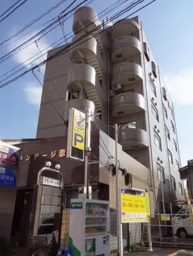 グランデージ赤羽ビルの外観