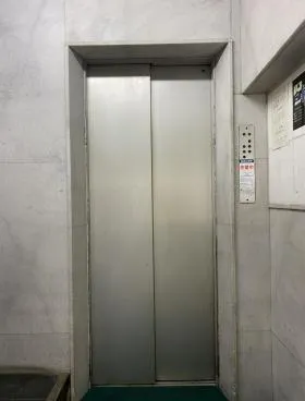 西山興業西新橋(旧:富士アネックス)ビルの外観