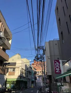 アルファサイトビルの外観