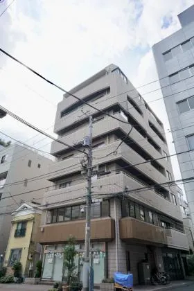 ロイヤル北上野ビルの外観