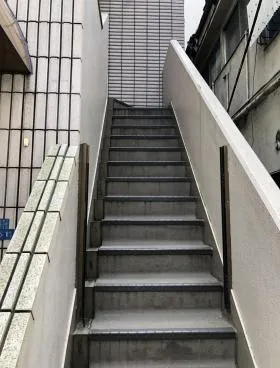 ロイヤル北上野ビルの外観