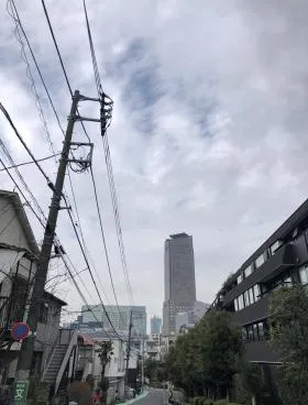 ドルチェ鉢山ビルの外観
