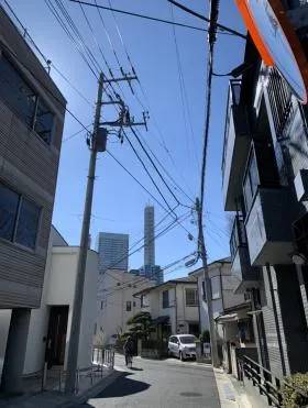 ホーリ本社ビルの外観