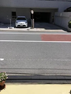 英明ビルの外観