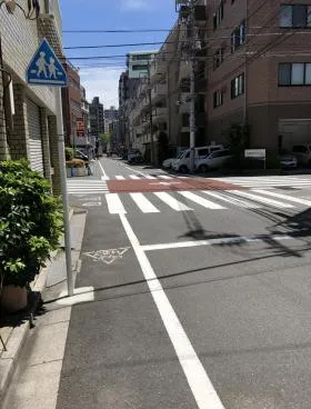 英明ビルの外観