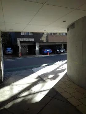 Fビルの外観