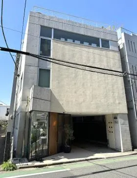 Fビルの外観