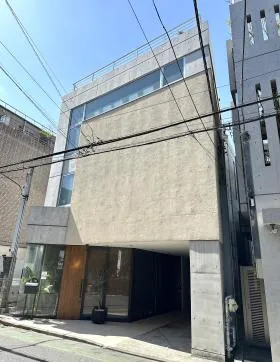 Fビルの外観