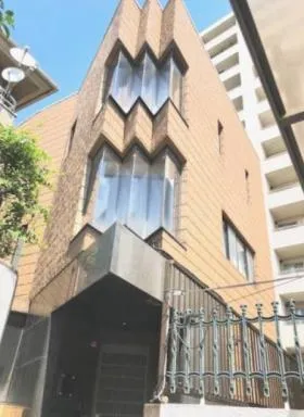 初台2丁目戸建ビルの外観