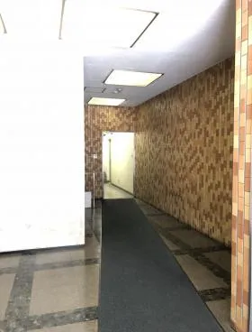 コニシビルの外観