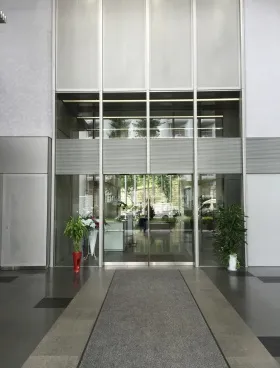 田村駒東京本社ビル(旧コロンブス)の外観