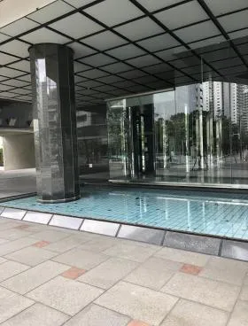 田町トーセイ(旧:ジャパンタイムズ・ニフコ)ビルの外観