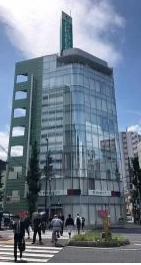 オカバツインタワービルの外観