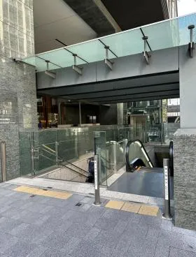 室町古河三井ビルディングの外観