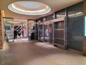 室町古河三井ビルディングの外観