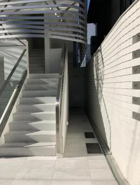Degistaビルの外観