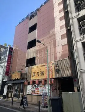 フラミンゴビルの外観