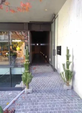 BASE神宮前ビルの外観