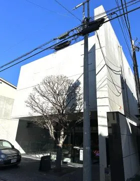 BASE神宮前ビルの外観