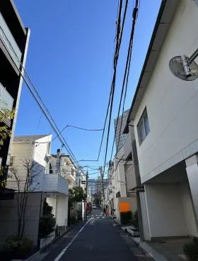 BASE神宮前ビルの外観