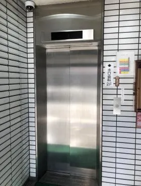三朝庵ビルの外観