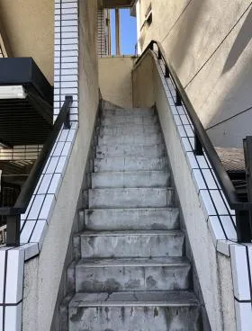 三朝庵ビルの外観
