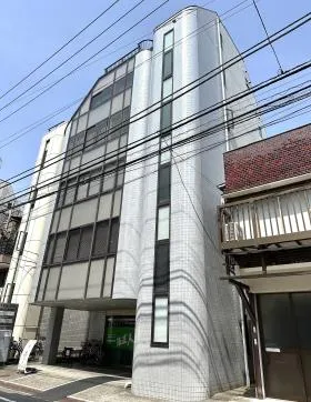Y-1ビルの外観