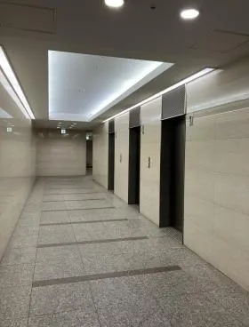 京阪横浜ビルの外観