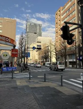京阪横浜ビルの外観