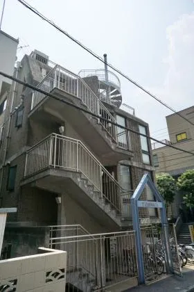 TH左門町ビルの外観