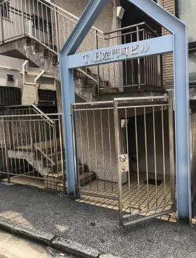 TH左門町ビルの外観