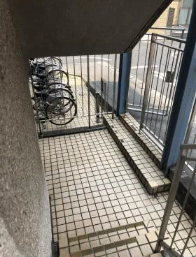 TH左門町ビルの外観