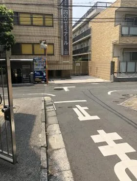TH左門町ビルの外観