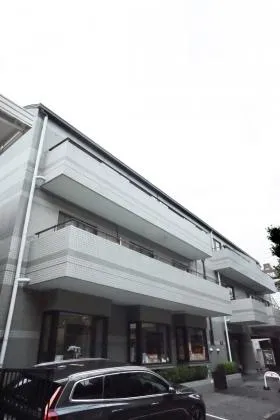 プレステージ広尾ビルの外観