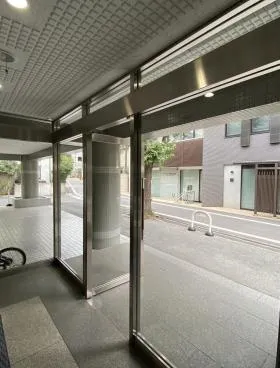 プレステージ広尾ビルの外観