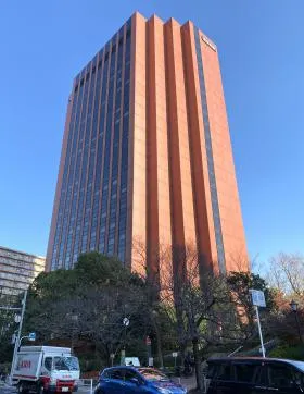 興和住生築地ビルの外観