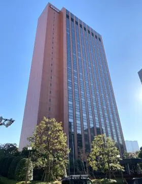 興和住生築地ビルの外観