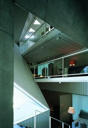 CASA神宮前ビルの外観